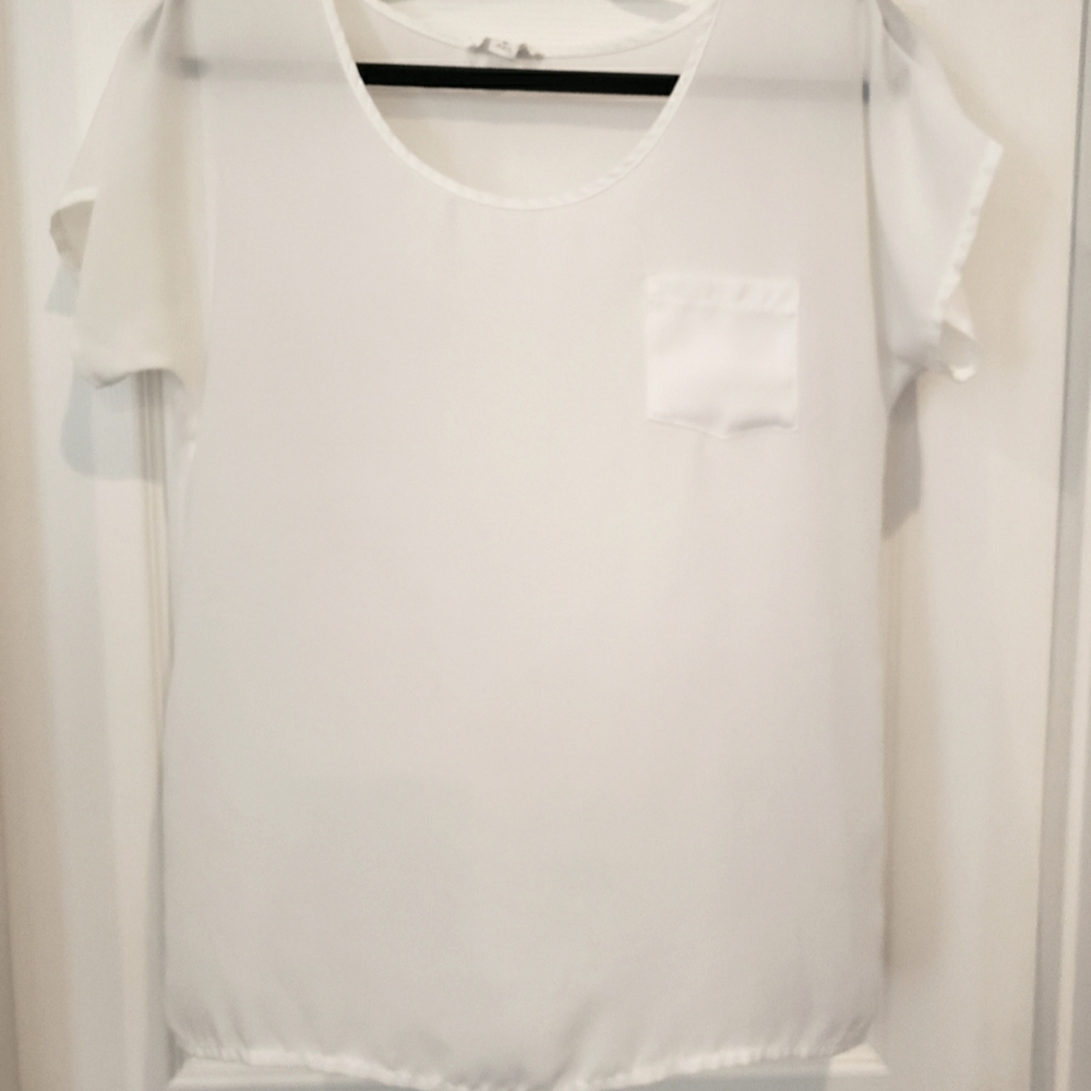Zenana Outfitters White M blouse